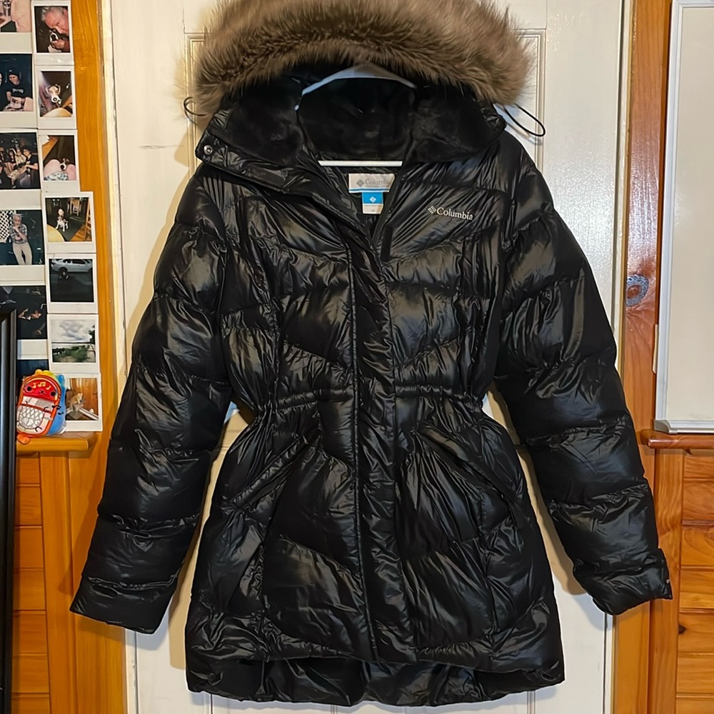 Dark blue Columbia winter coat with fur hood. Hood lined with fleece and glove.